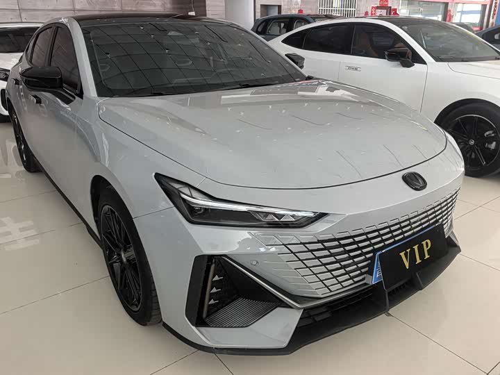 Changan UNI-V 2023 1.5T Premium - zdjęcie 18
