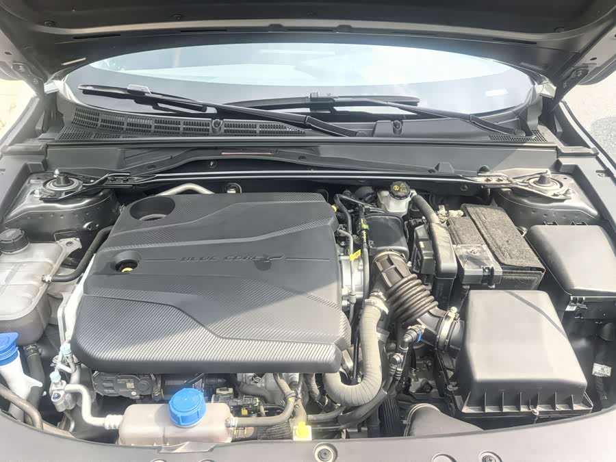 Changan UNI-V 2023 1.5T Premium - zdjęcie 19