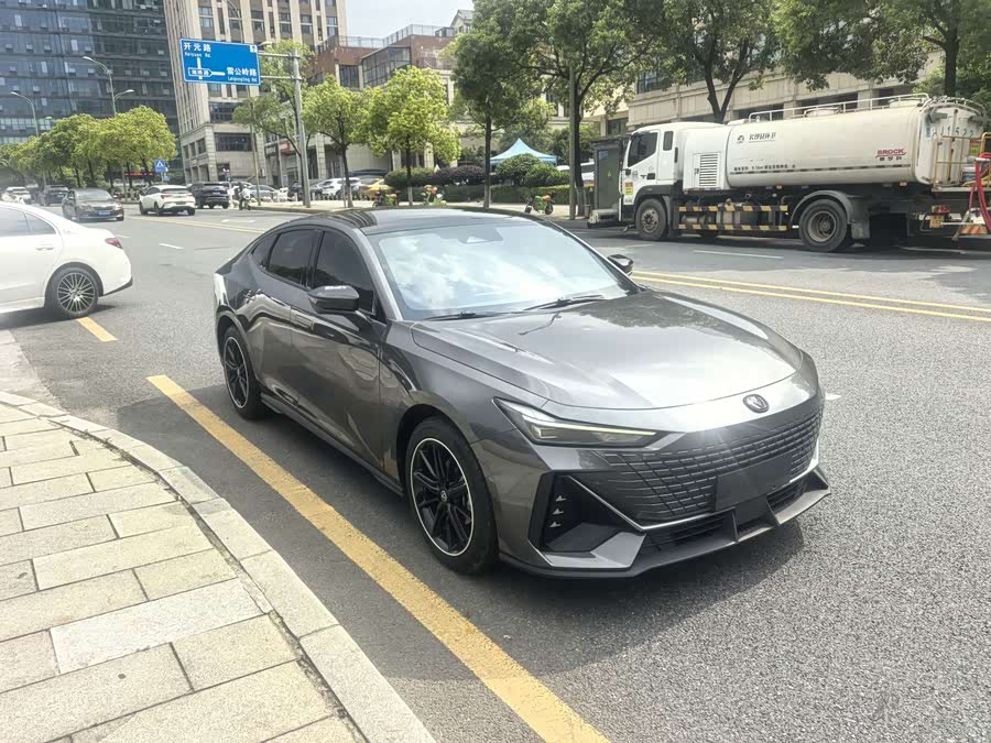 Changan UNI-V 2023 1.5T Premium - zdjęcie 3