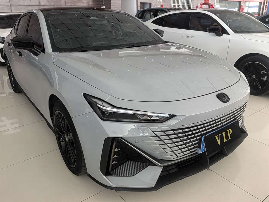 Changan UNI-V 2023 1.5T Premium - zdjęcie 3