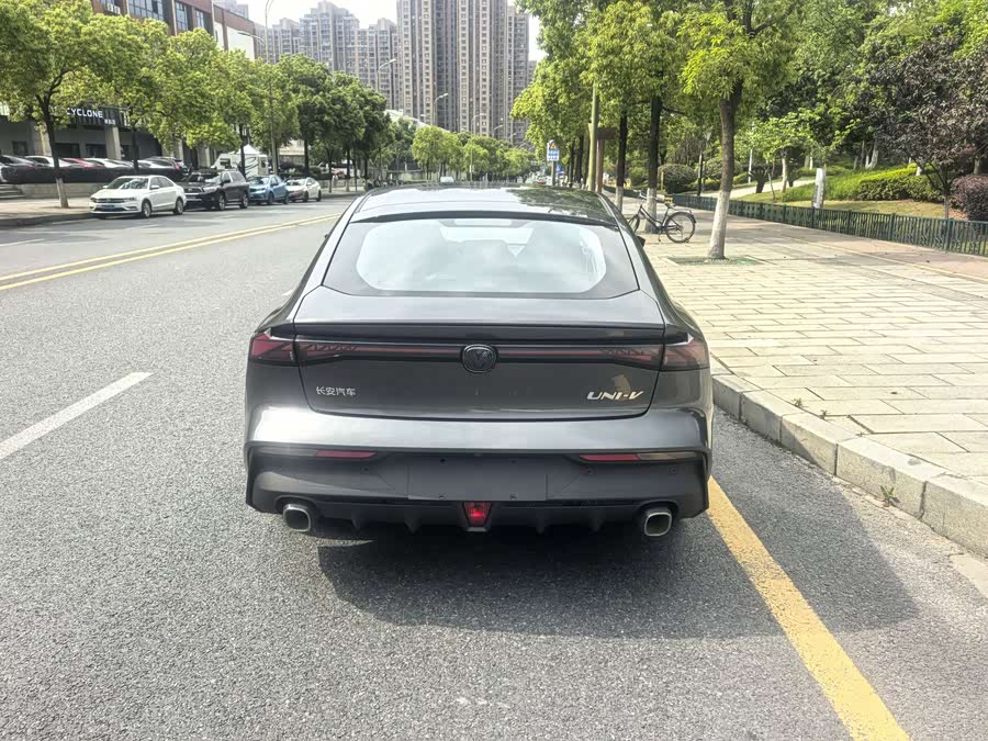 Changan UNI-V 2023 1.5T Premium - zdjęcie 5