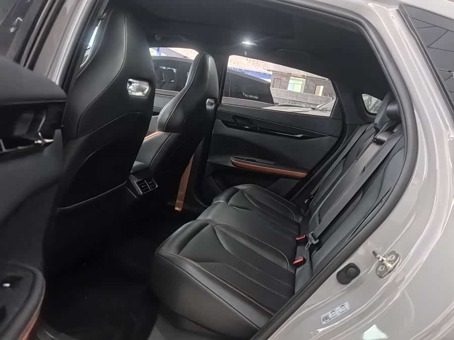Changan UNI-V 2023 1.5T Premium - zdjęcie 8