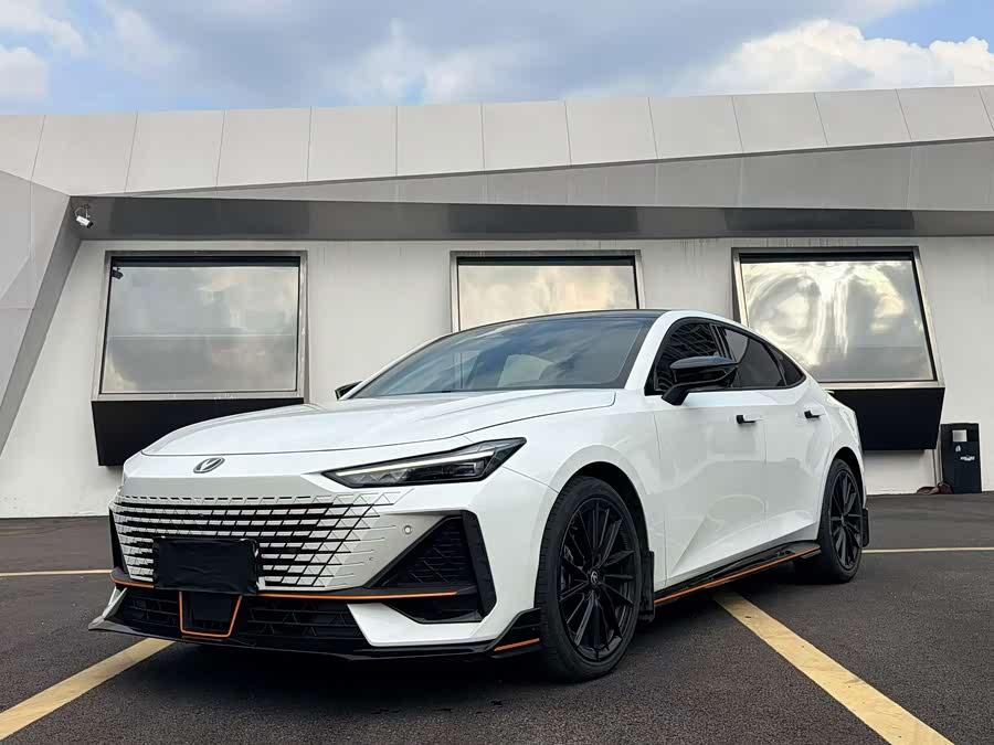 Changan UNI-V 2023 1.5T Sport - zdjęcie 1