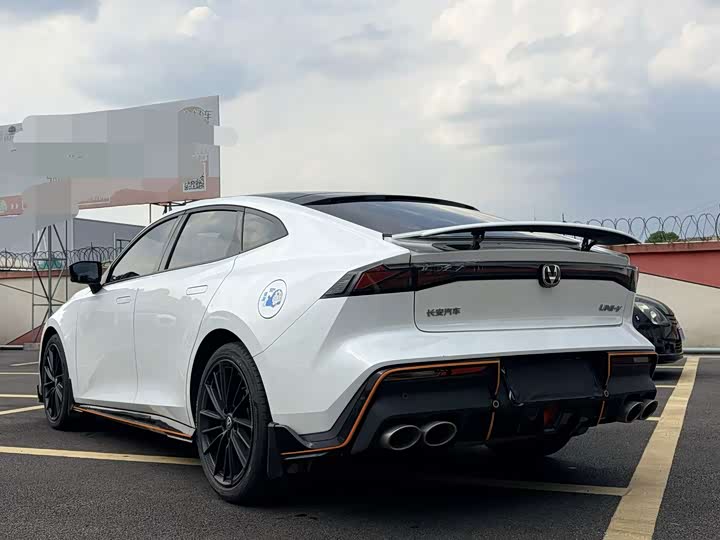 Changan UNI-V 2023 1.5T Sport - zdjęcie 16