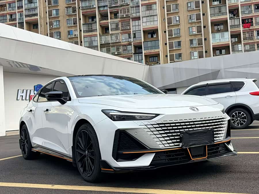 Changan UNI-V 2023 1.5T Sport - zdjęcie 3
