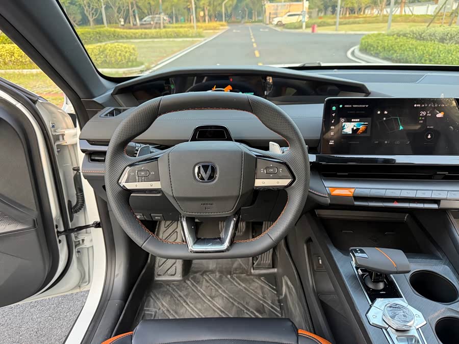 Changan UNI-V 2024 1.5T High Energy Version - zdjęcie 11