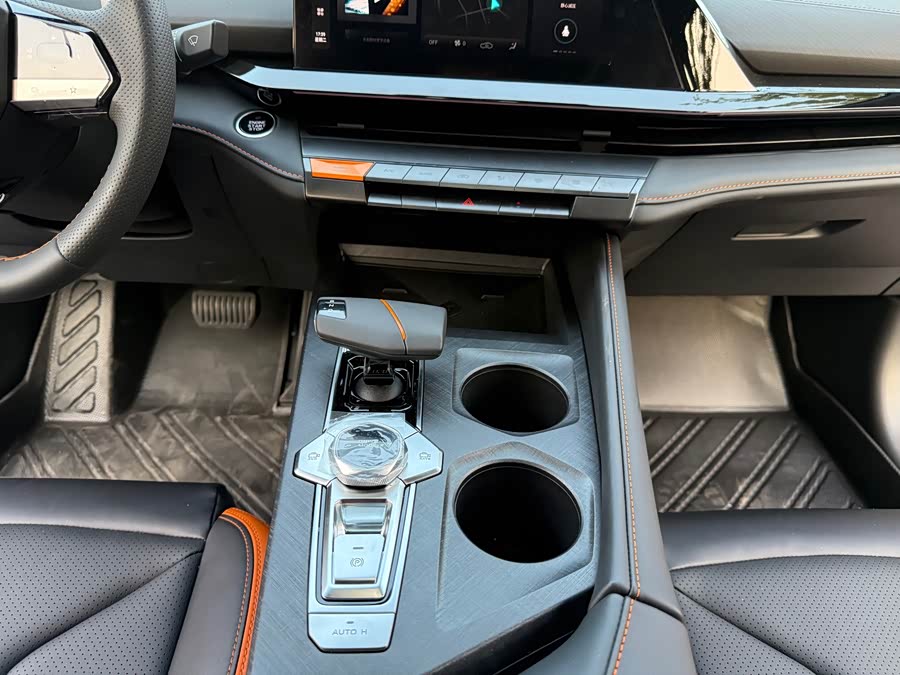 Changan UNI-V 2024 1.5T High Energy Version - zdjęcie 13