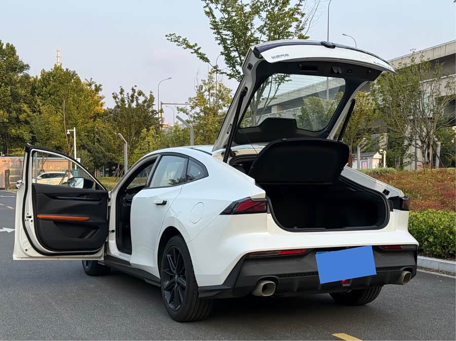 Changan UNI-V 2024 1.5T High Energy Version - zdjęcie 16