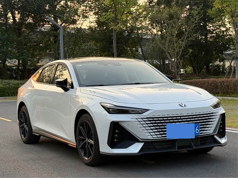 Changan UNI-V 2024 1.5T High Energy Version - zdjęcie 3