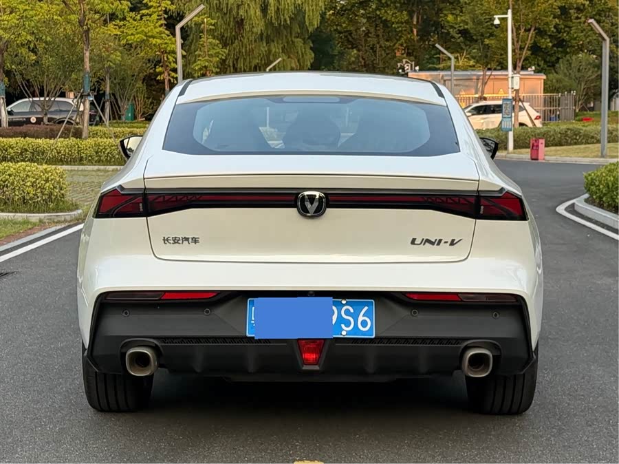 Changan UNI-V 2024 1.5T High Energy Version - zdjęcie 5