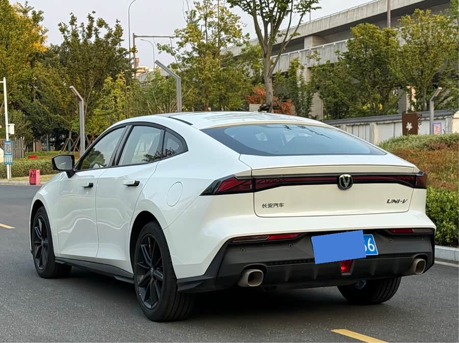 Changan UNI-V 2024 1.5T High Energy Version - zdjęcie 6