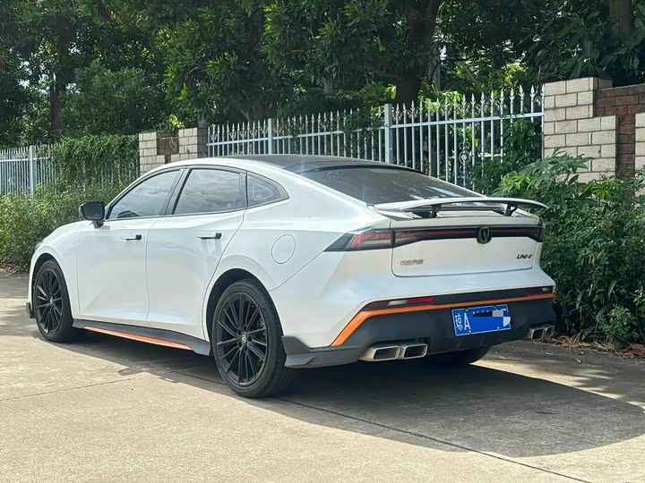 Changan UNI-V 2024 1.5T Premium Sports Edition - zdjęcie 11
