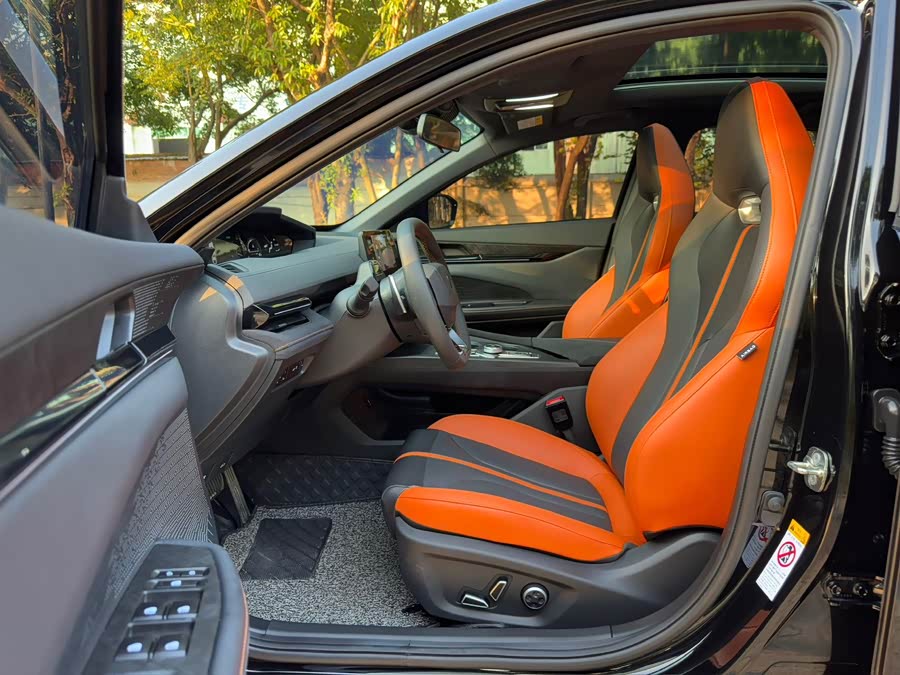Changan UNI-V 2024 1.5T Premium Sports Edition - zdjęcie 4
