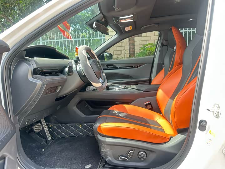 Changan UNI-V 2024 1.5T Premium Sports Edition - zdjęcie 8