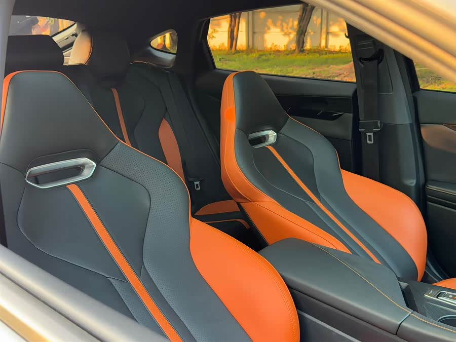 Changan UNI-V 2024 1.5T Premium Sports Edition - zdjęcie 8