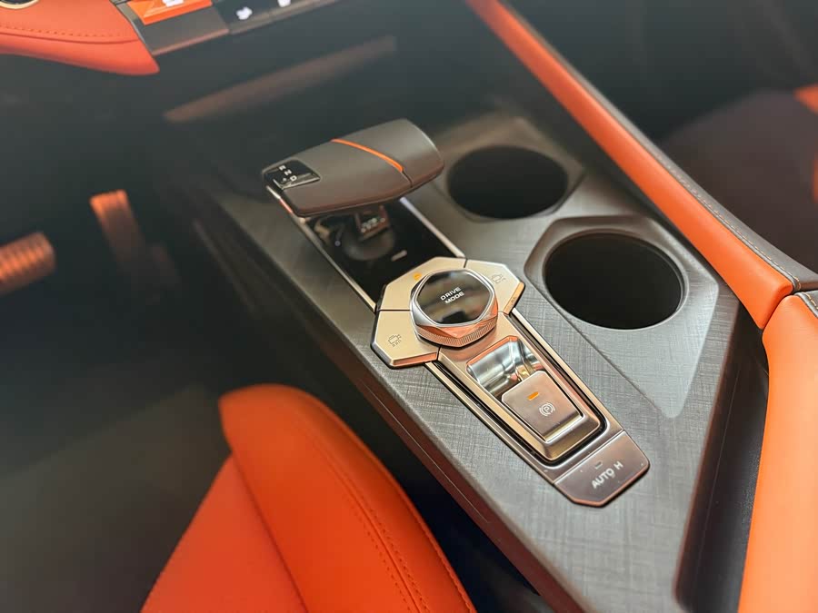 Changan UNI-V 2025 1.5T 500Bar High Energy Sports Edition - zdjęcie 9