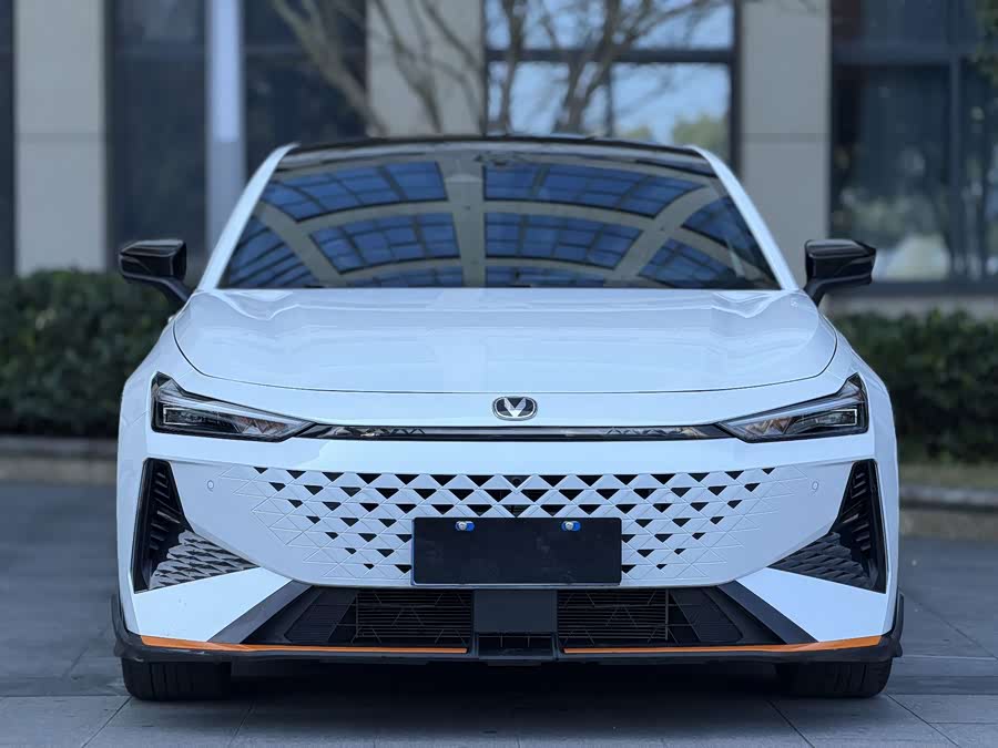 Changan UNI-V 2025 1.5T 500Bar Premium Sports Edition - zdjęcie 2