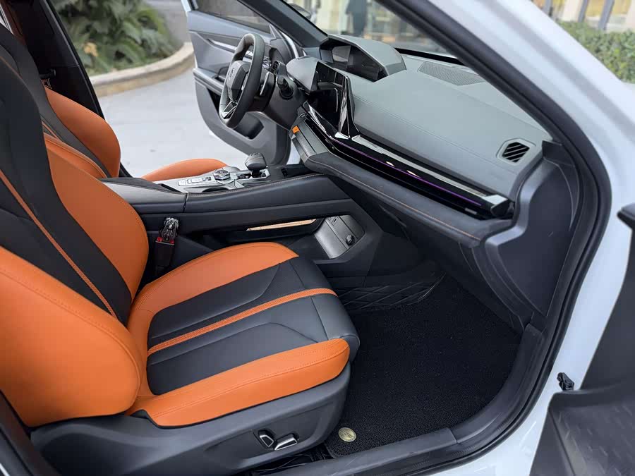 Changan UNI-V 2025 1.5T 500Bar Premium Sports Edition - zdjęcie 5