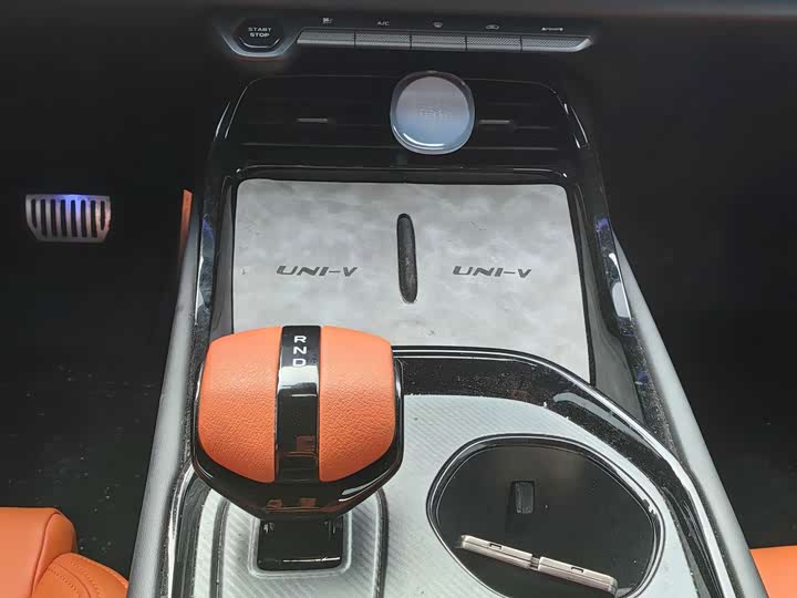 Changan UNI-V 2025 3rd Gen 1.5T 500Bar Premium Sport - zdjęcie 19