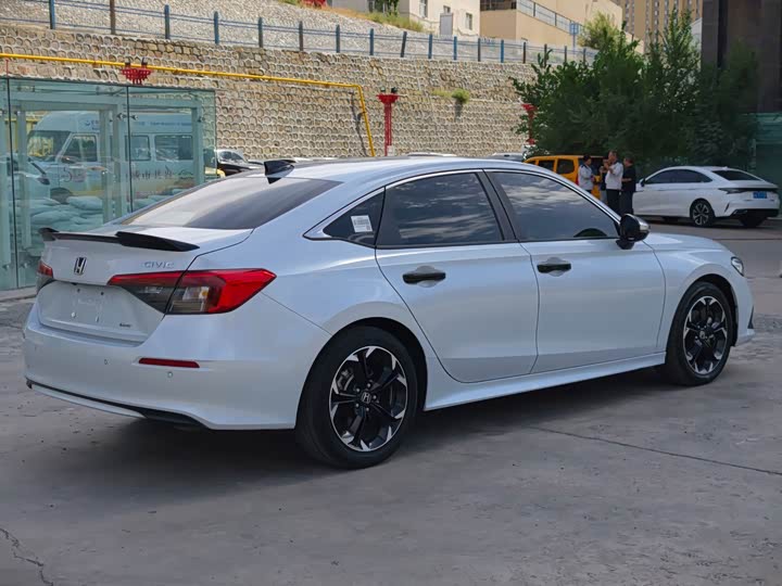 Civic 2023 2.0L e:HEV Sport - zdjęcie 18