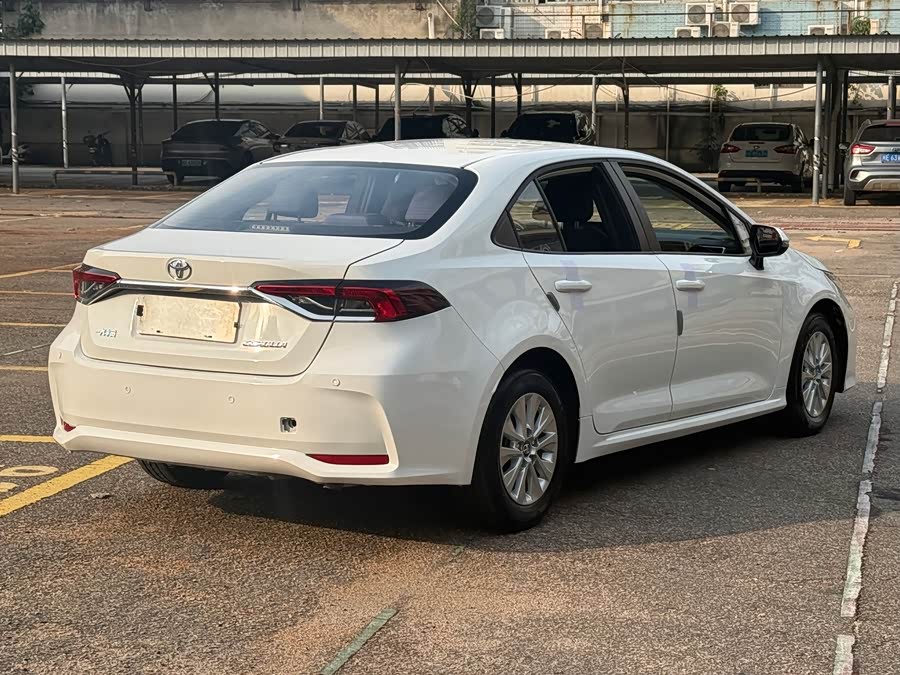 Corolla 2023 1.5L Pioneer - zdjęcie 9
