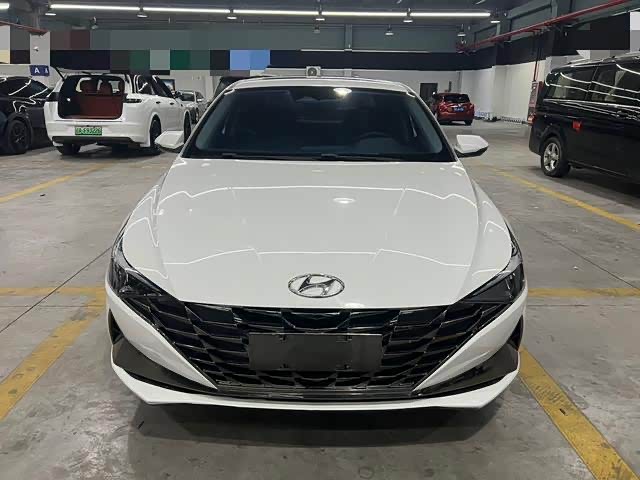 Elantra 2022 1.5L CVT LUX Premium Edition - zdjęcie 12