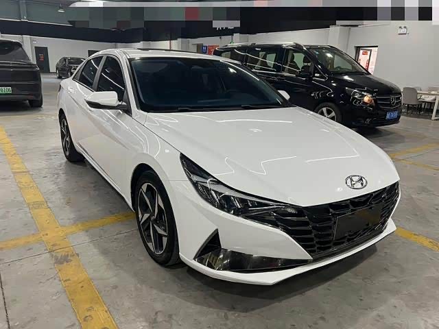 Elantra 2022 1.5L CVT LUX Premium Edition - zdjęcie 3