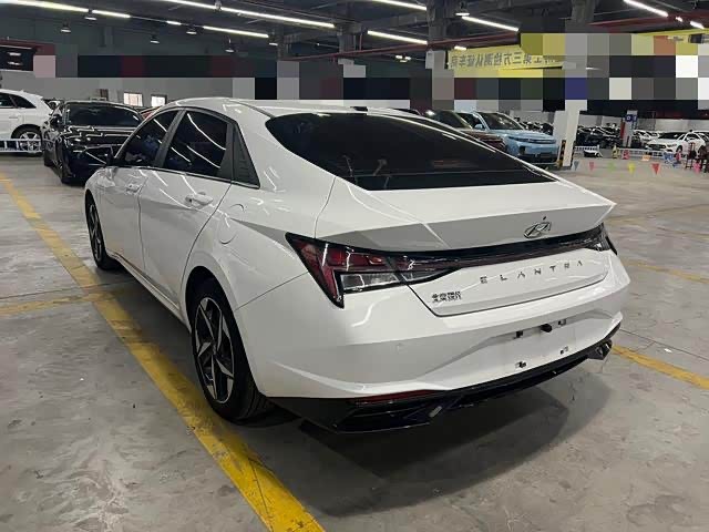 Elantra 2022 1.5L CVT LUX Premium Edition - zdjęcie 6