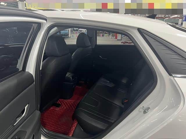 Elantra 2022 1.5L CVT LUX Premium Edition - zdjęcie 8