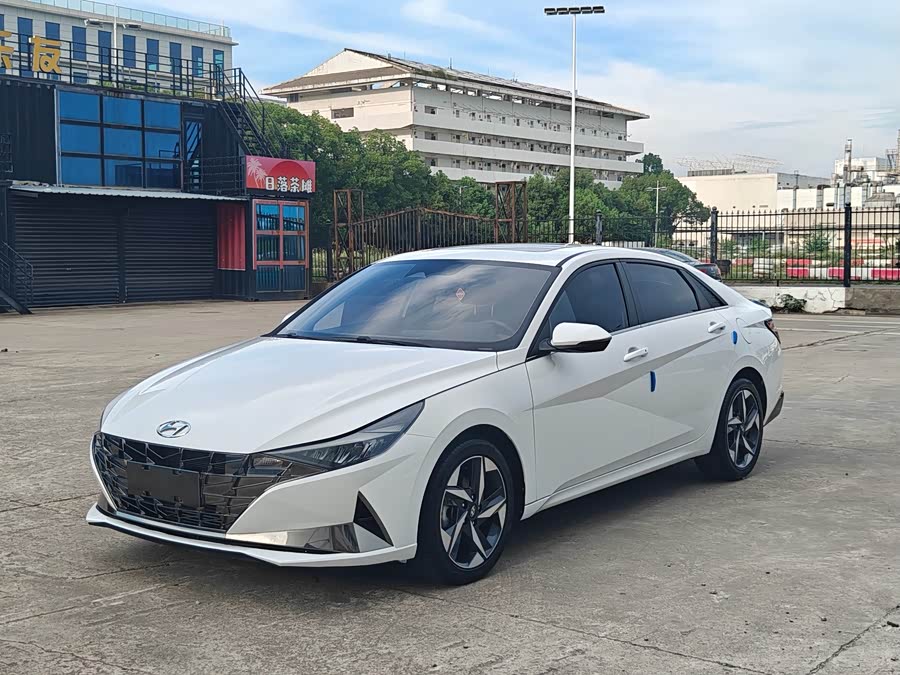Elantra 2022 240TGDi DCT Luxury - zdjęcie 1