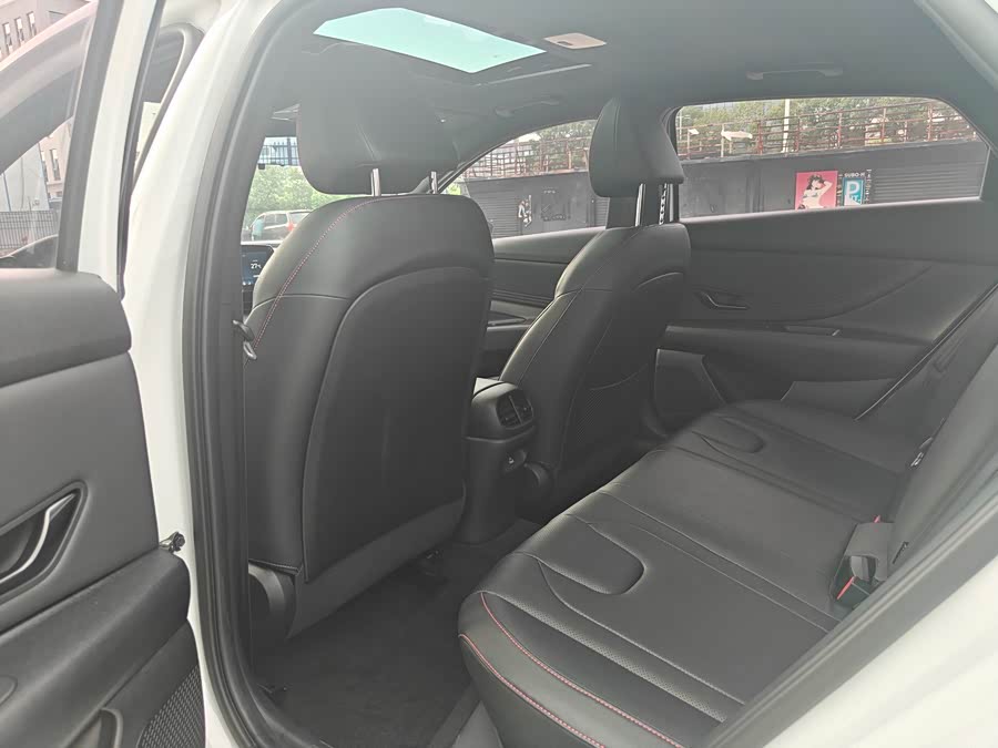 Elantra 2022 240TGDi DCT Luxury - zdjęcie 11