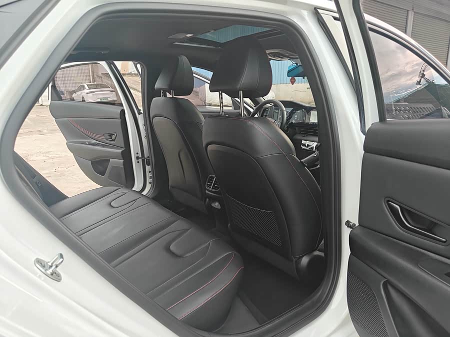 Elantra 2022 240TGDi DCT Luxury - zdjęcie 13