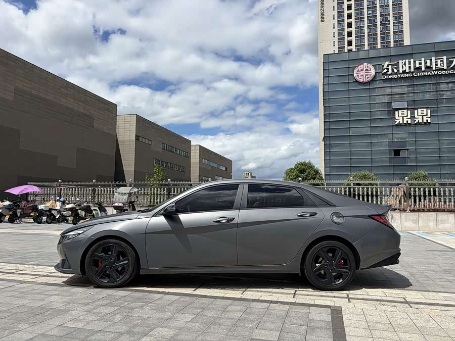 Elantra 2023 1.5L CVT LUX Premium Edition - zdjęcie 13