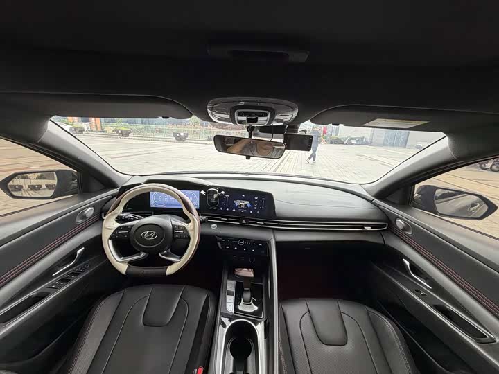 Elantra 2023 1.5L CVT LUX Premium Edition - zdjęcie 19