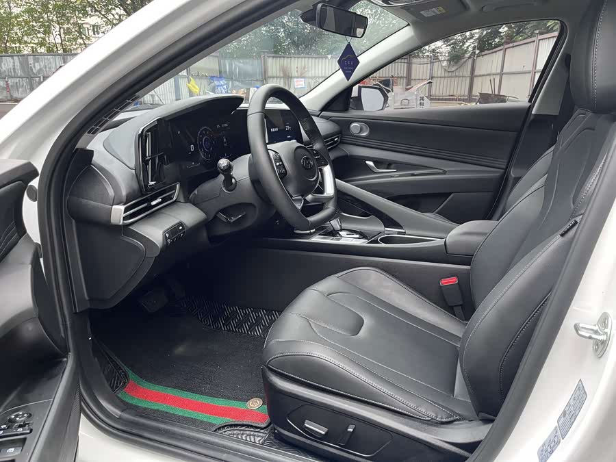 Elantra 2023 1.5L CVT LUX Premium Edition - zdjęcie 7