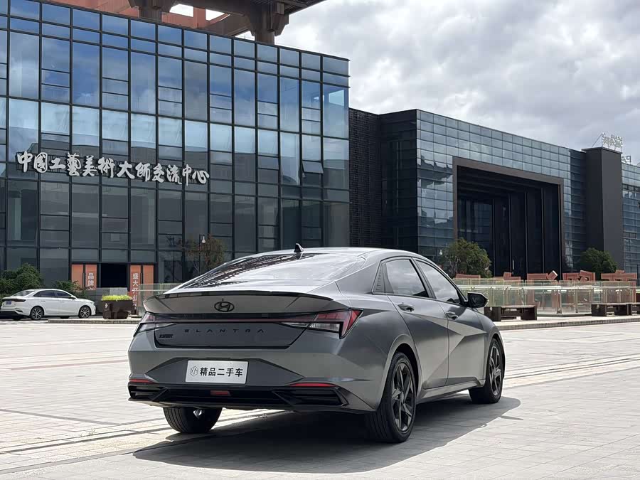 Elantra 2023 1.5L CVT LUX Premium Edition - zdjęcie 9