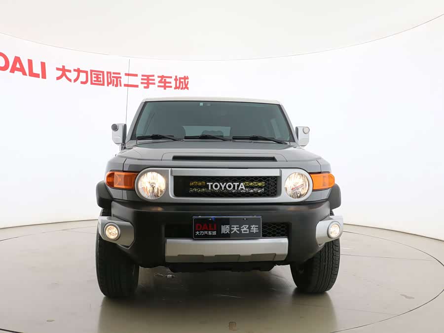 FJ Cruiser 2023 4.0L GX-R Middle East - zdjęcie 2