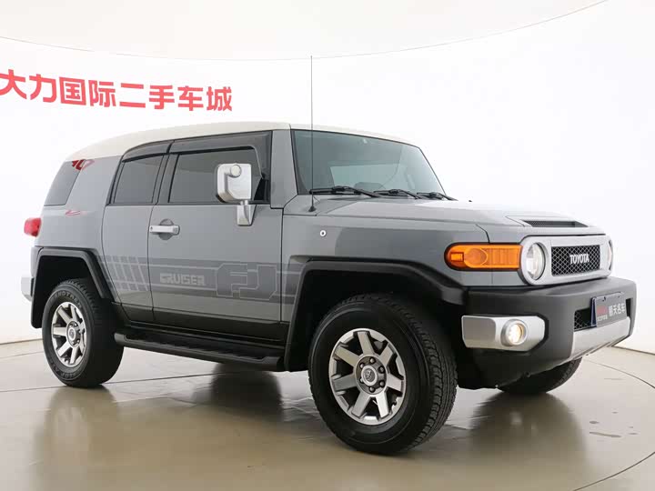 FJ Cruiser 2023 4.0L GX-R Middle East - zdjęcie 20