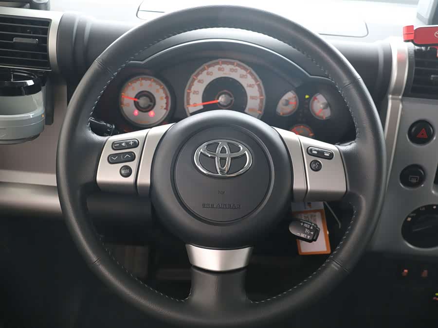 FJ Cruiser 2023 4.0L GX-R Middle East - zdjęcie 6
