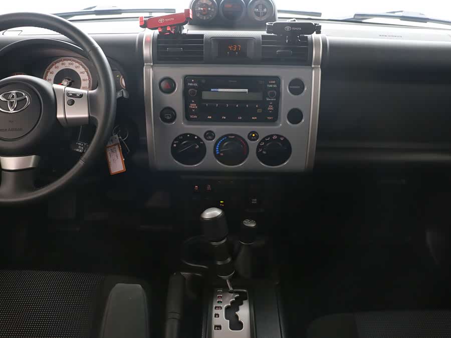 FJ Cruiser 2023 4.0L GX-R Middle East - zdjęcie 8