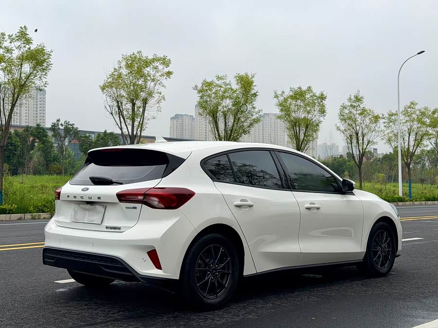 Ford 2022 2WD EcoBoost 180 Auto Racing Edition - zdjęcie 10