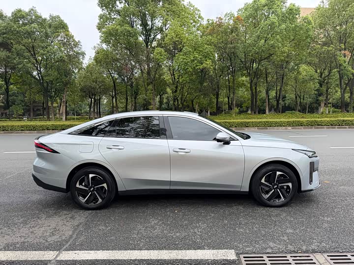 Galaxy L6 2025 EM-i 140km Long Range Edition - zdjęcie 15