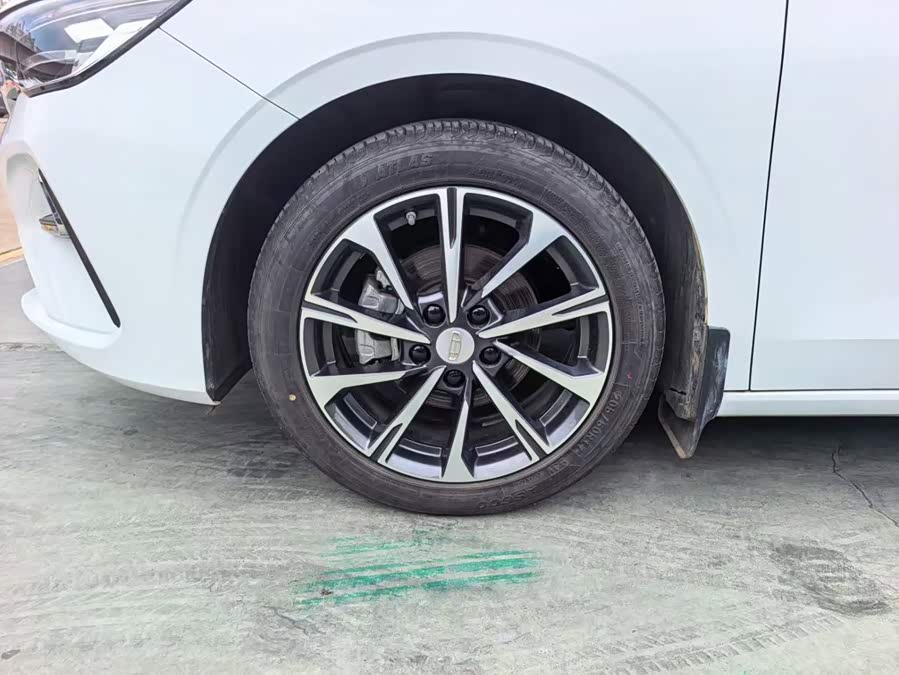 Geely 2025 4th Gen 1.5L CVT Luxury - zdjęcie 13