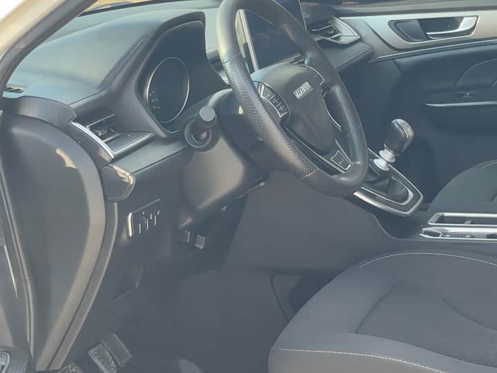 Haval M6 2021 PLUS 1.5T Manual Luxury Intelligent Connectivity - zdjęcie 17
