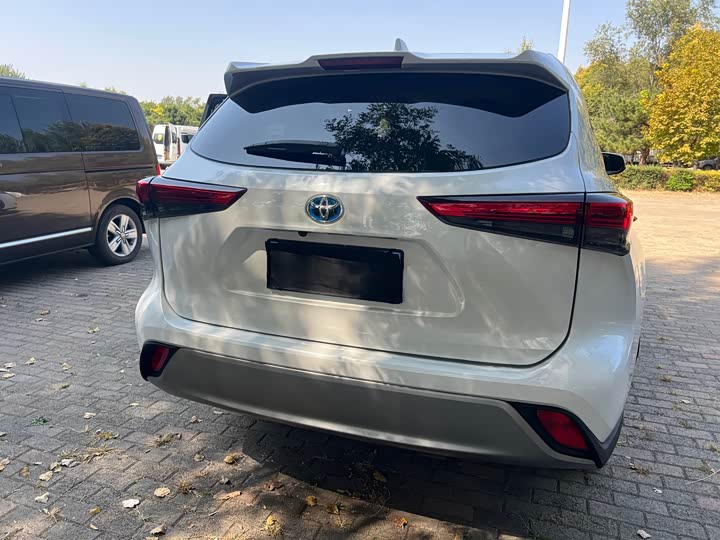 Highlander 2023 2.5L Intelligent Electric Hybrid Four-Wheel Drive Deluxe Edition 7-Seater - zdjęcie 17