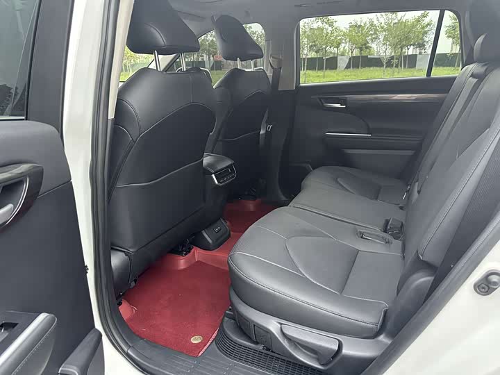 Highlander 2024 2.5L Intelligent Electric Hybrid AWD Premium 7-Seater - zdjęcie 14