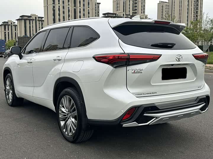 Highlander 2024 2.5L Intelligent Electric Hybrid AWD Premium 7-Seater - zdjęcie 16