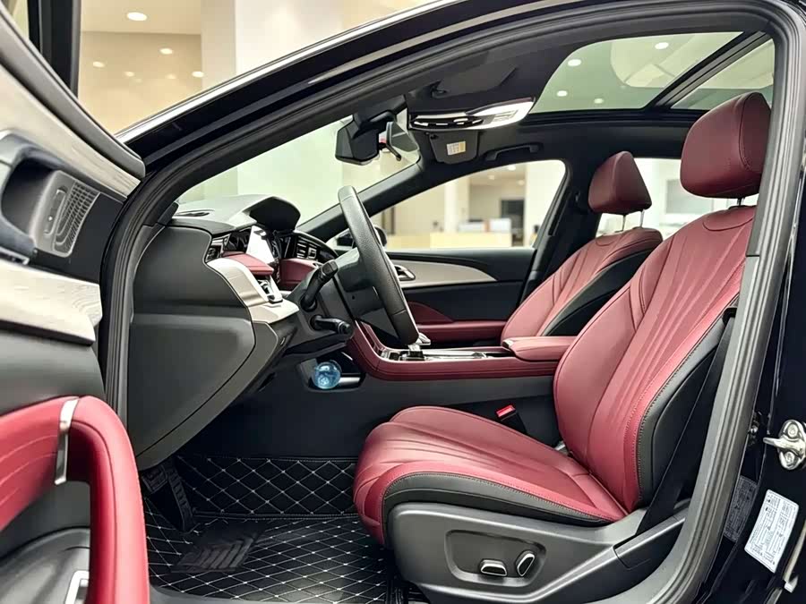 Hongqi H5 2025 1.5T DCT Shadow Edition - zdjęcie 4