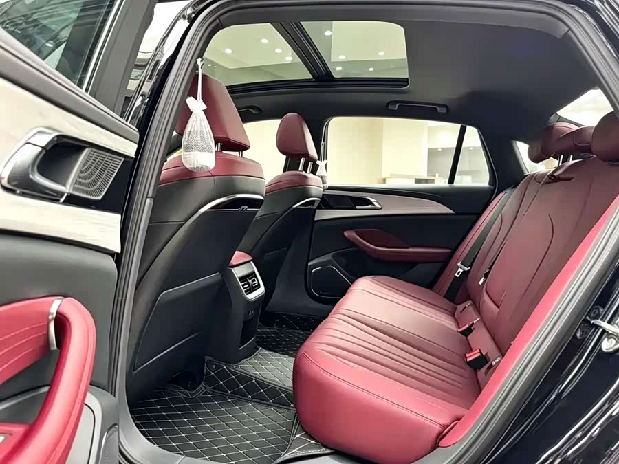 Hongqi H5 2025 1.5T DCT Shadow Edition - zdjęcie 6