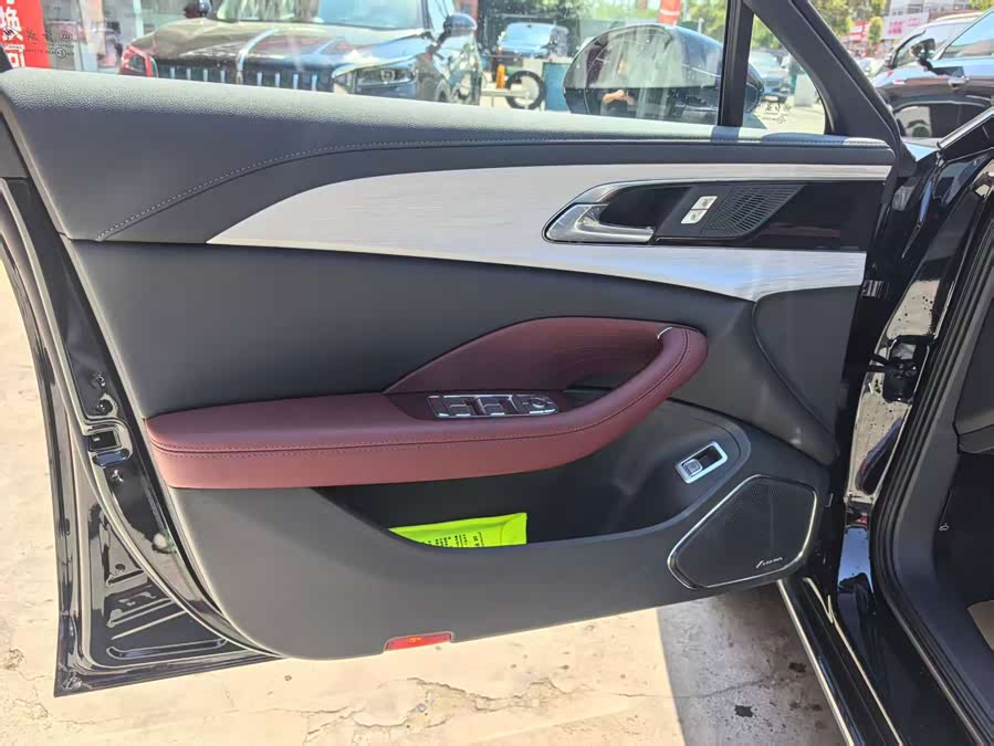 Hongqi H5 2025 2.0T Auto Qichang - zdjęcie 18